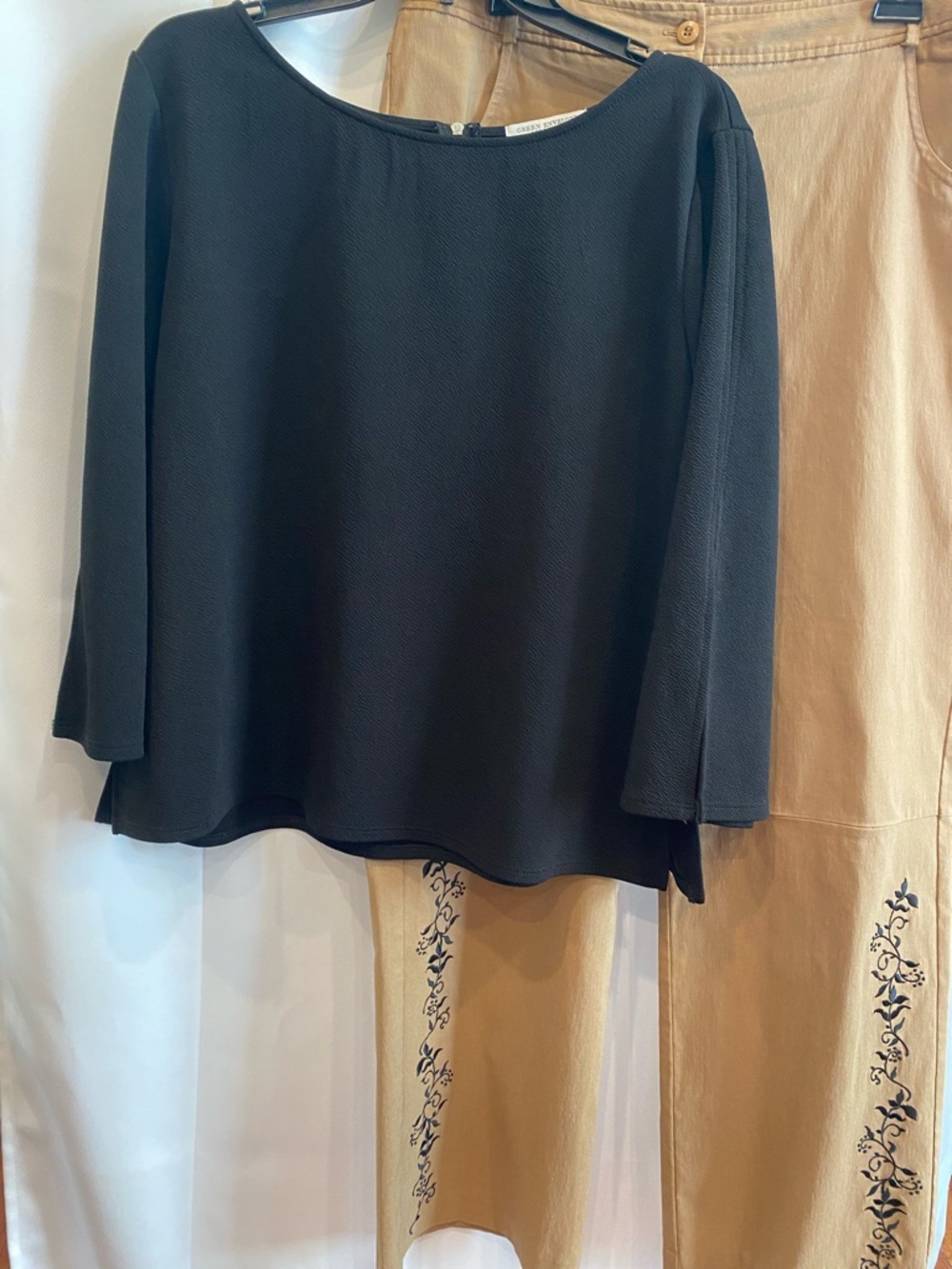 Green Envelope Black Long-Sleeve Textured Blouse